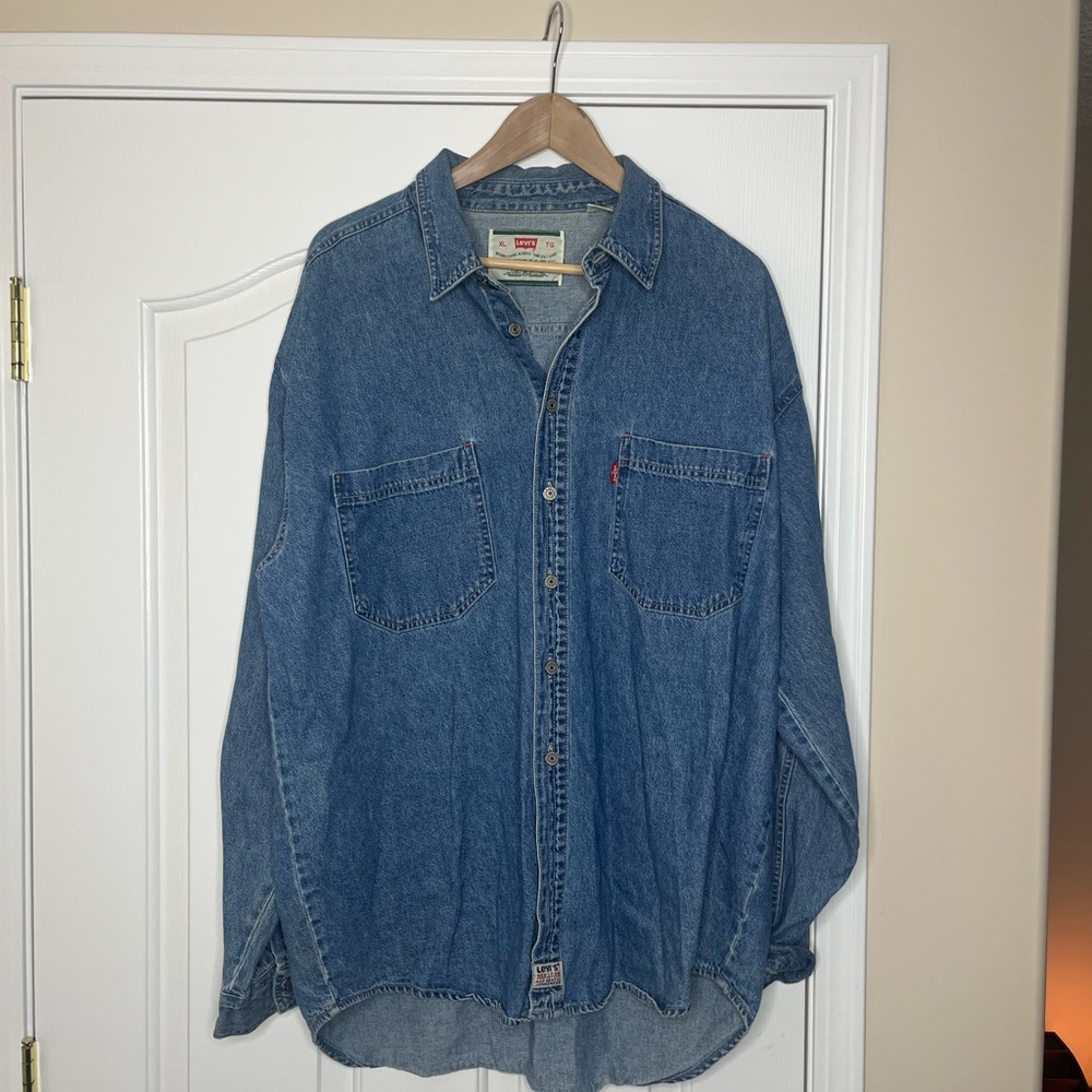 Levi's Vintage Classic Denim Button-Up Shirt Red Tab
